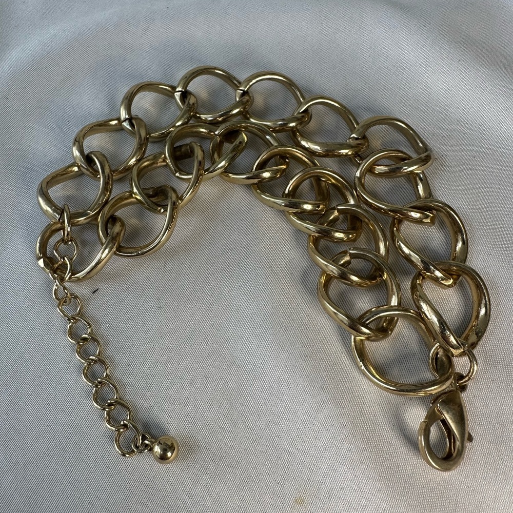 Gorgeous goldtone chunky double row chain bracelet